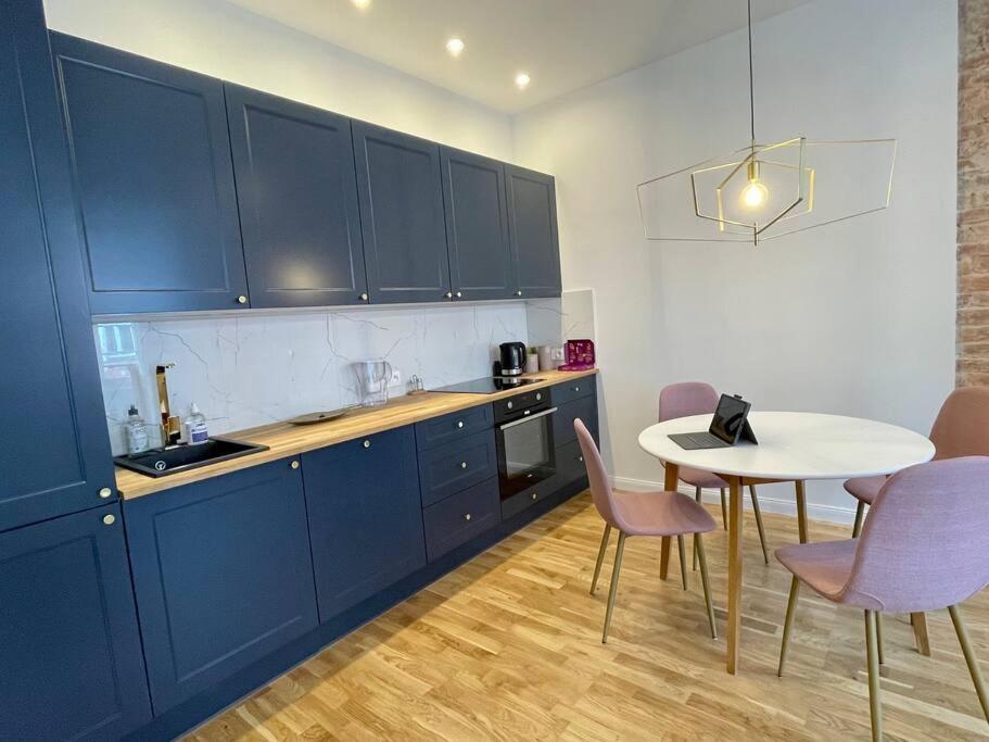 Luxury Apartment In Gliwice Near Town Square Exterior photo